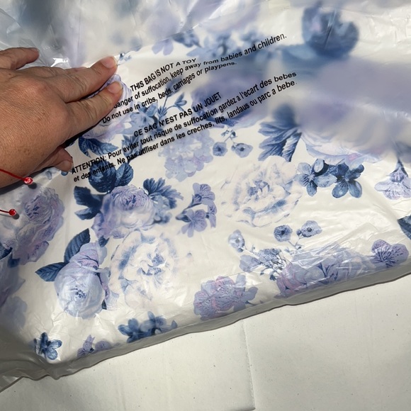 Victoria’s Secret Floral Tote - Picture 10 of 11